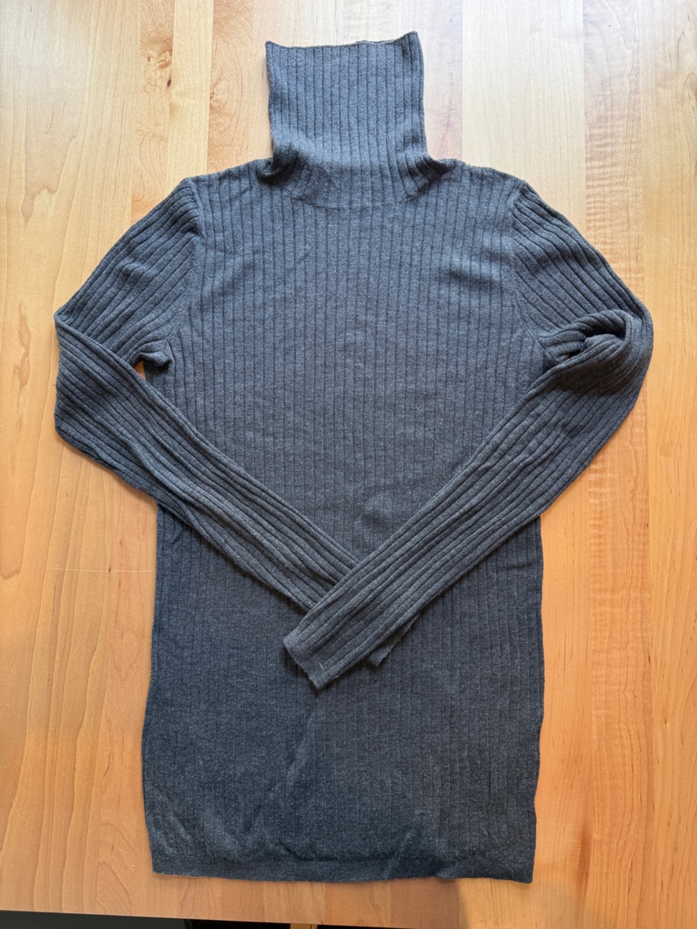 Vince Charcoal Merino-Silk Blend Ribbed Turtleneck Sweater